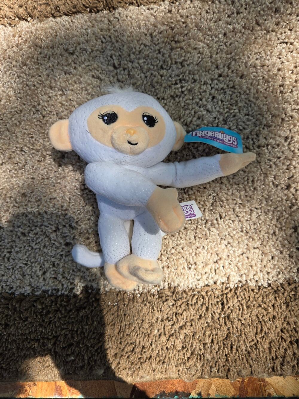 WowWee Fingerlings Sophie White Glitter Sparkle Monkey Plush